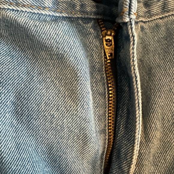 Great Pair of Men’s Blue Jeans - Picture 4 of 6